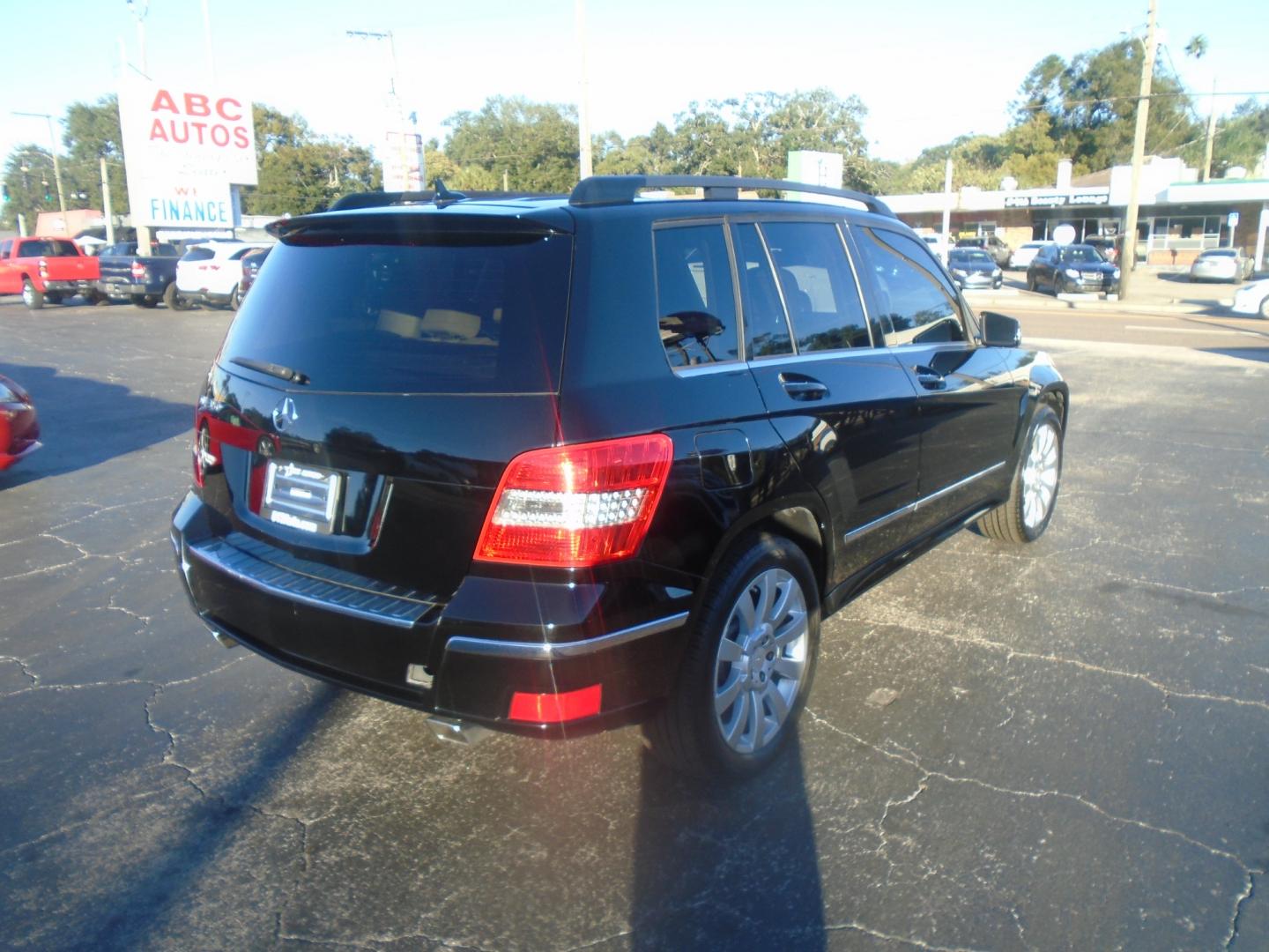 2012 Black /Beige Mercedes-Benz GLK-Class GLK350 (WDCGG5GB8CF) with an 3.5L V6 DOHC 24V engine, 7-Speed Automatic transmission, located at 6112 N Florida Avenue, Tampa, FL, 33604, (888) 521-5131, 27.954929, -82.459534 - Photo#3